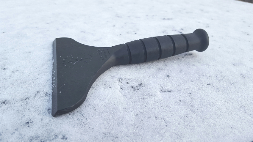 Ka-Bar Ice Scraper Eiskratzer mit Ka-Bar Griff-Design, 13,49 €