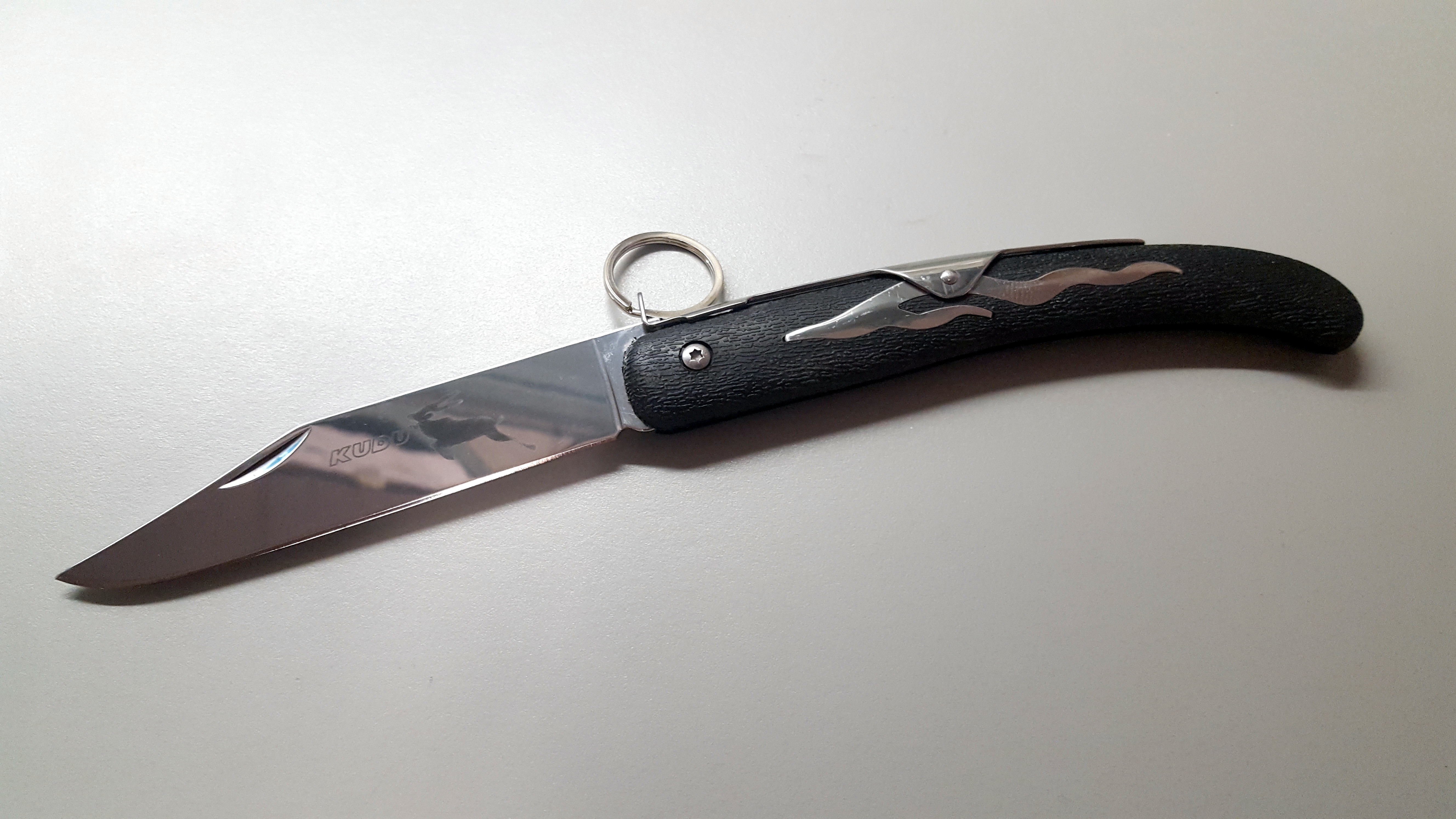 The (Tactical) Fruit Knife Craze - The Martialist